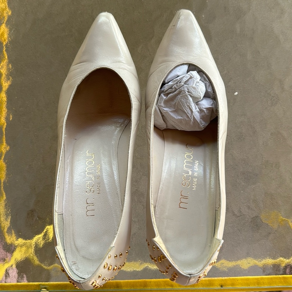 White leather heel shoes